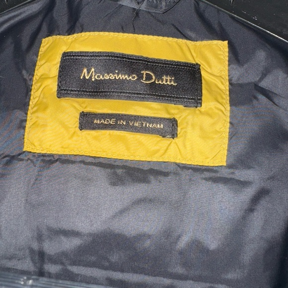 Massimo Dutti Black Tailored Quilted Vest. Ptp 16” lenght 21” - Picture 3 of 7